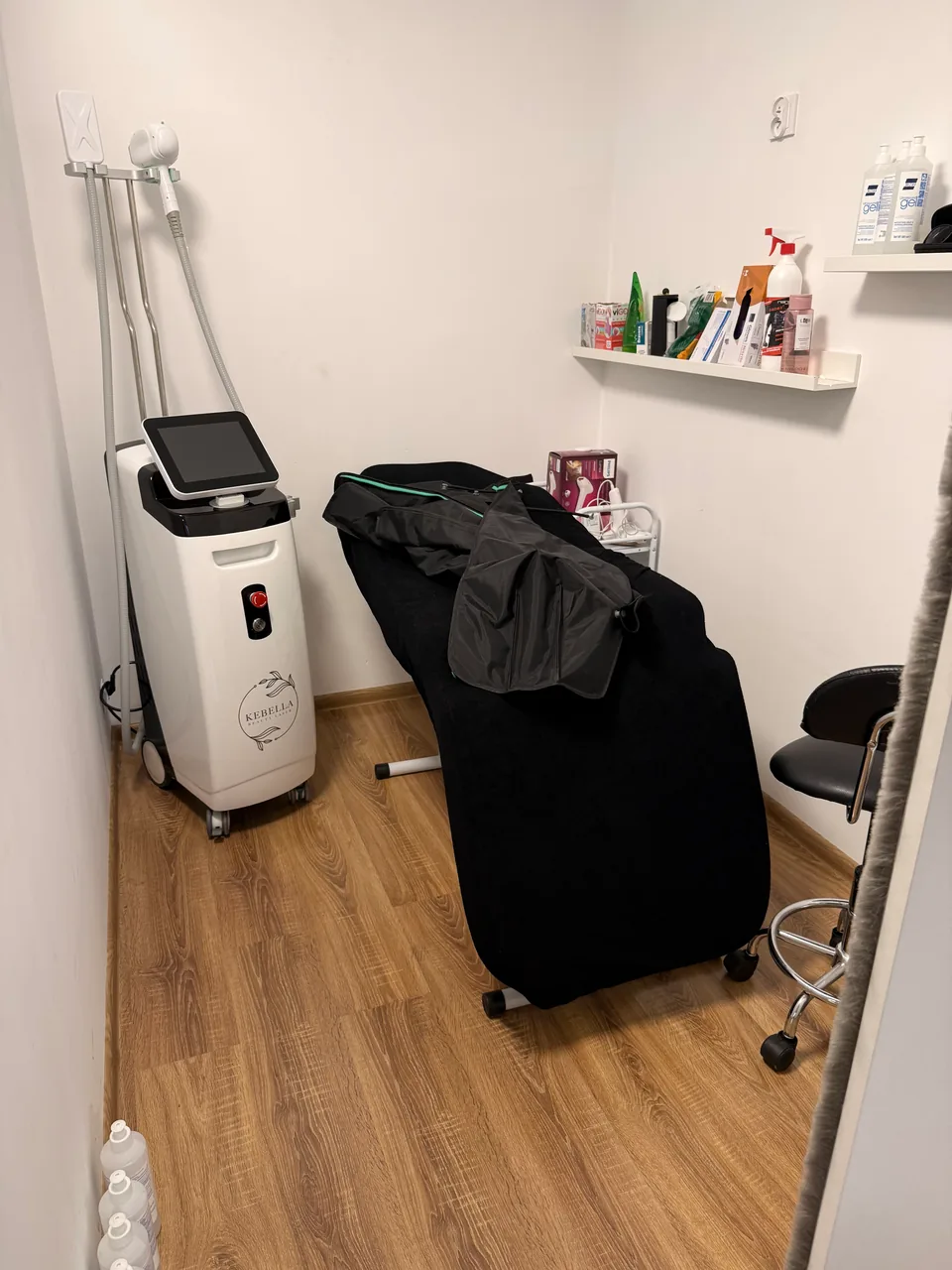 Gabinet i urządzenie do depilacji laserowej w 40 For You
